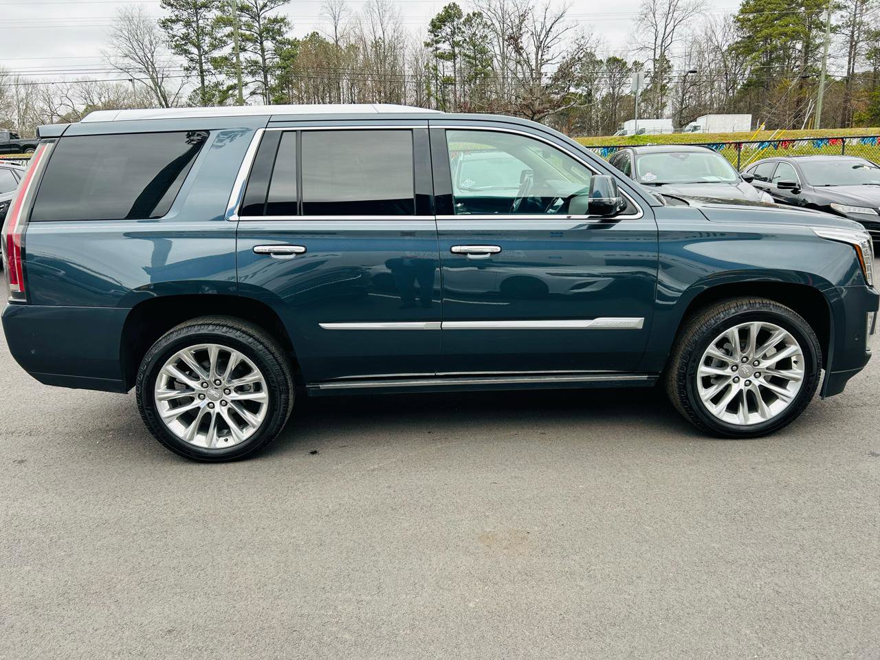 Used 2019 Cadillac Escalade Premium Luxury image 6