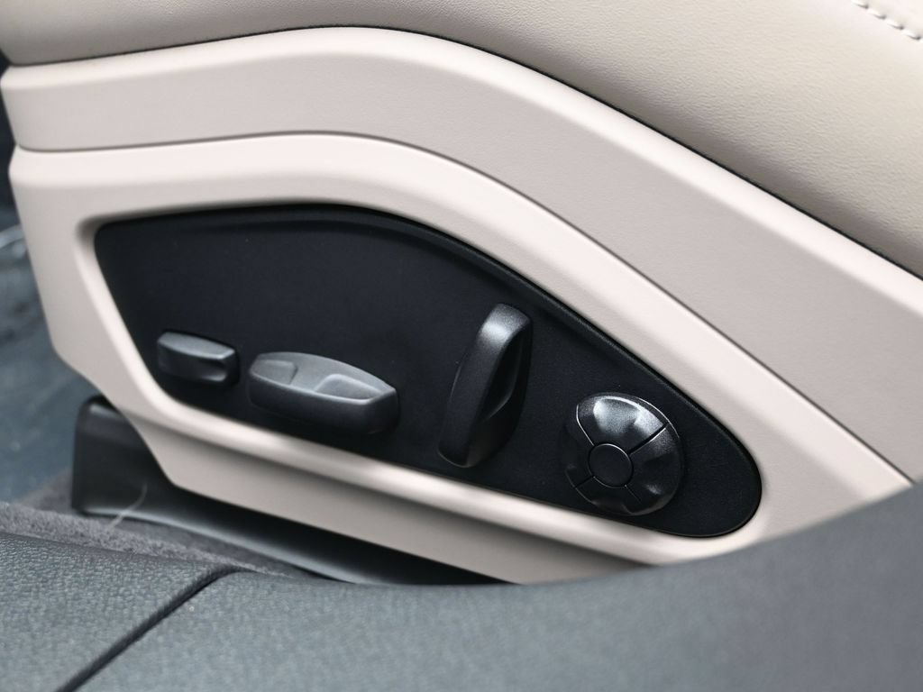 Certified 2025 Porsche Panamera RWD image 14