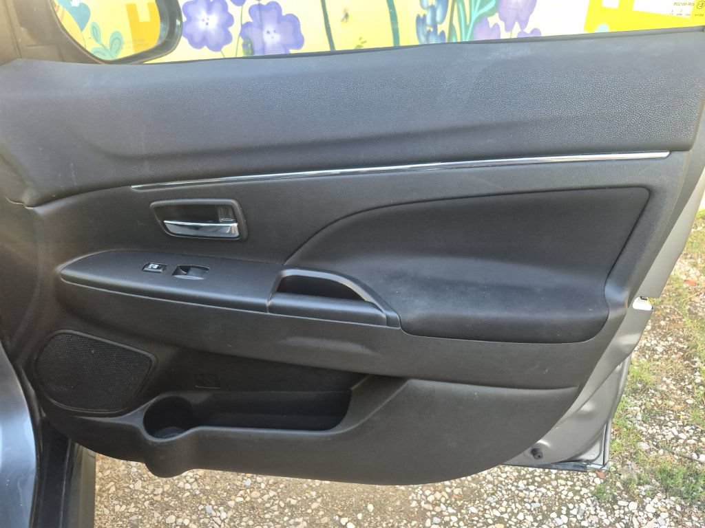 Used 2014 Mitsubishi Outlander Sport SE FWD image 25