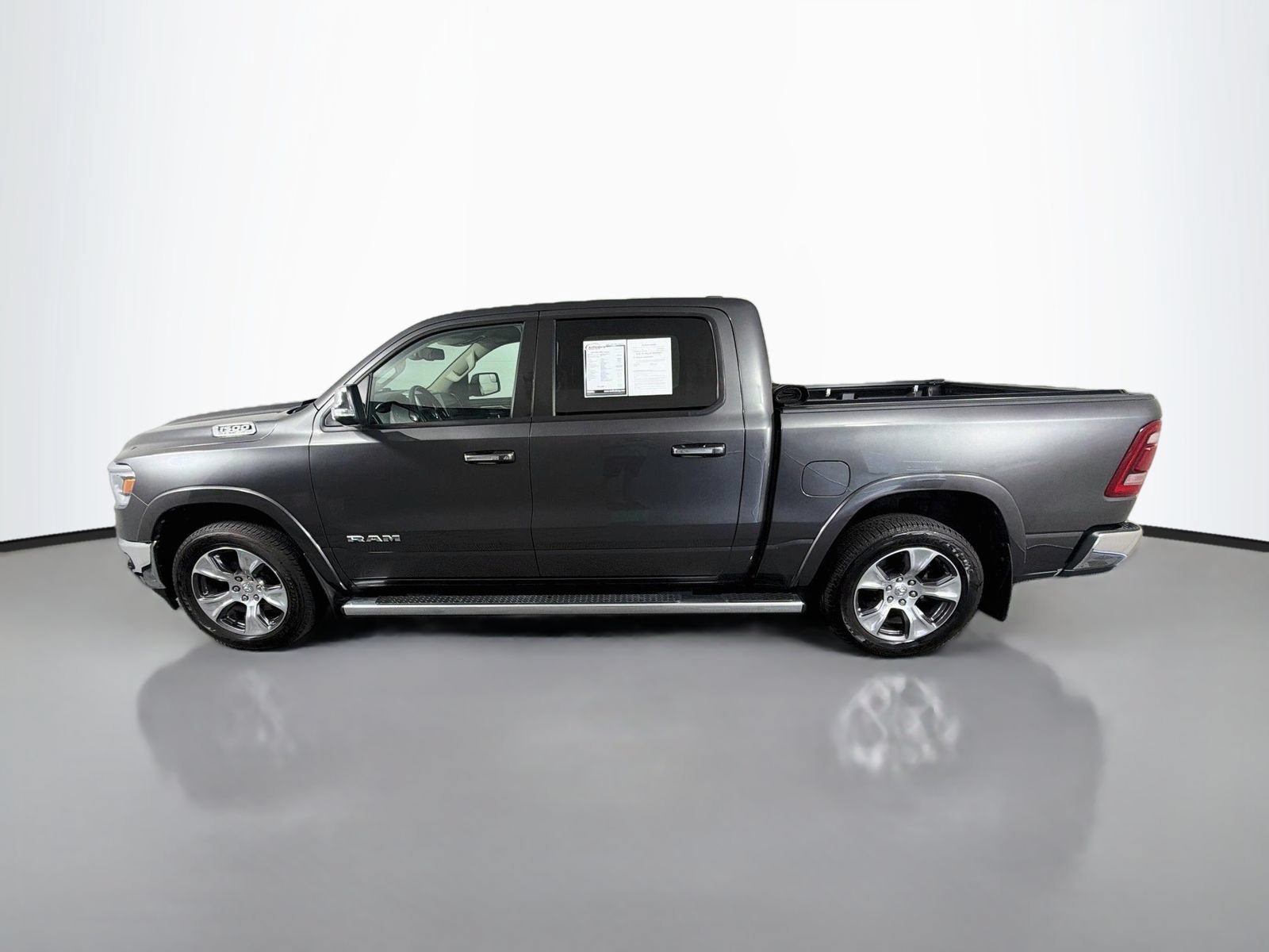 Used 2019 RAM 1500 Laramie AWD/4WD image 4
