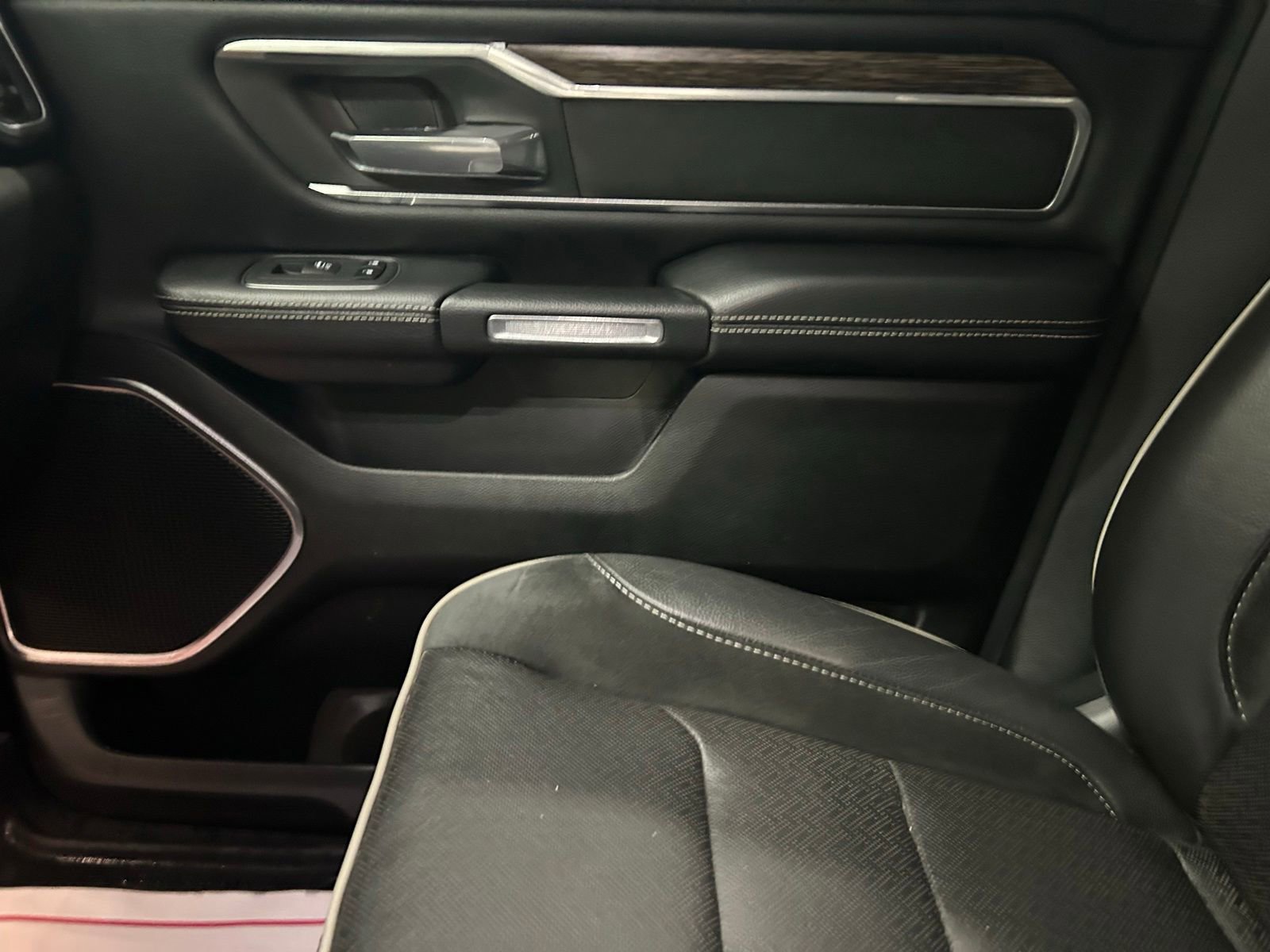 Used 2020 RAM 1500 Laramie AWD/4WD image 13