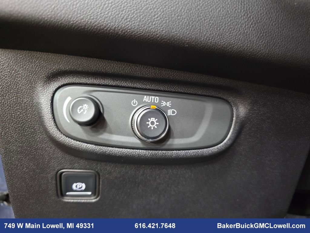 Used 2018 GMC Terrain SLE image 24