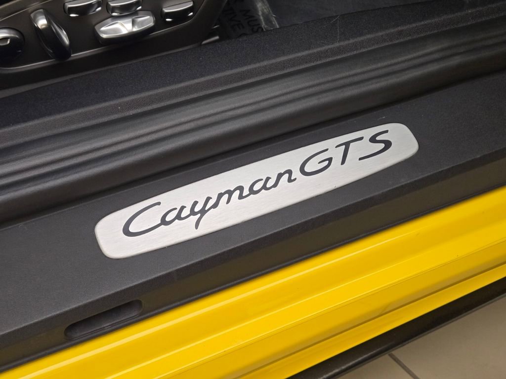 Used 2018 Porsche 718 Cayman GTS RWD image 24