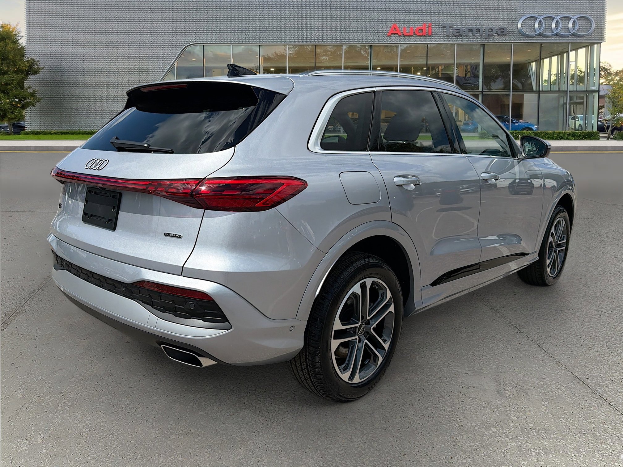 New 2025 Audi Q5 Premium image 3