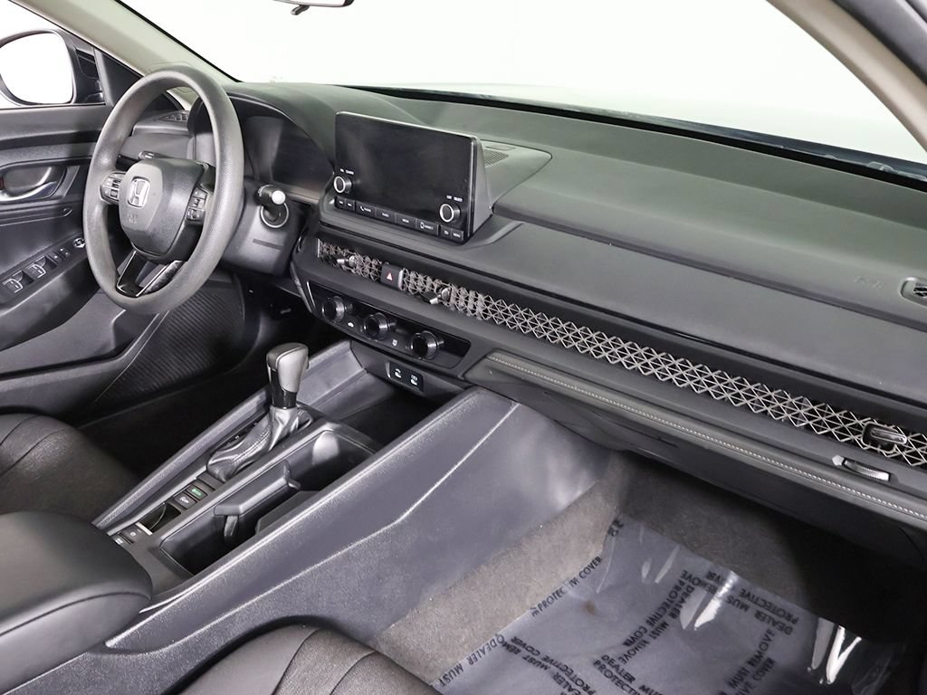 Used 2025 Honda Accord LX image 17