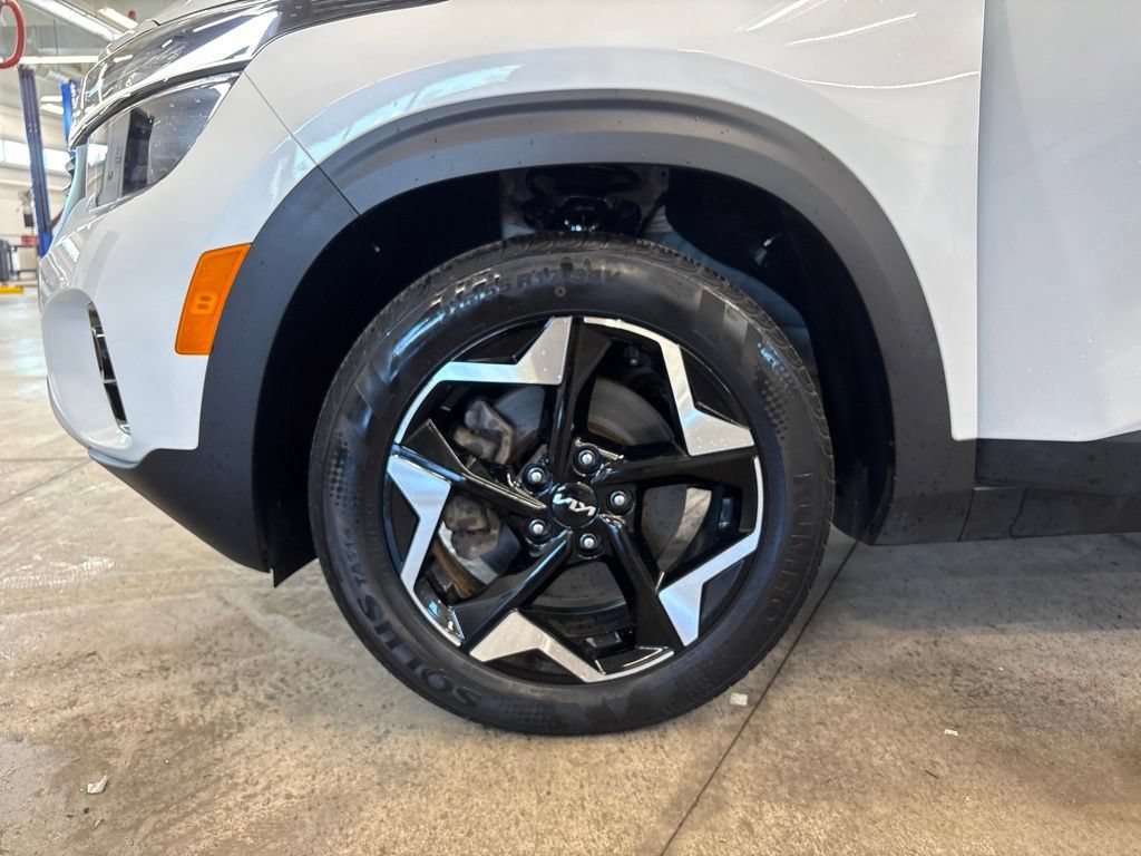 Certified 2024 Kia Seltos EX AWD/4WD image 29