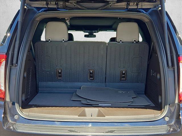 Certified 2022 GMC Yukon SLT w/ SLT Premium Package AWD/4WD image 10