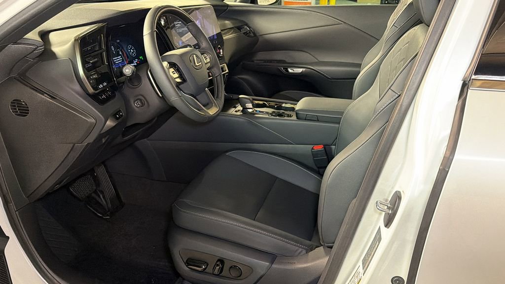 Certified 2025 Lexus RX 350 Premium w/ Accessory Package (A2) image 21