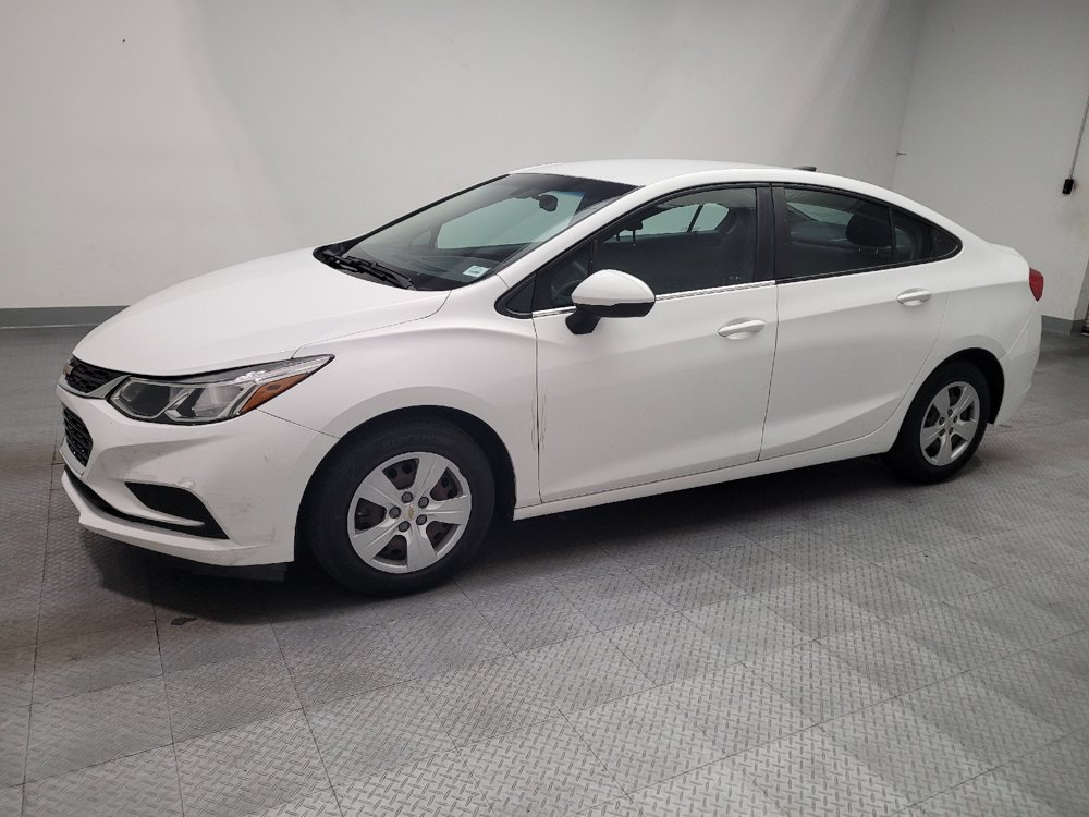 Used 2017 Chevrolet Cruze LS FWD image 2