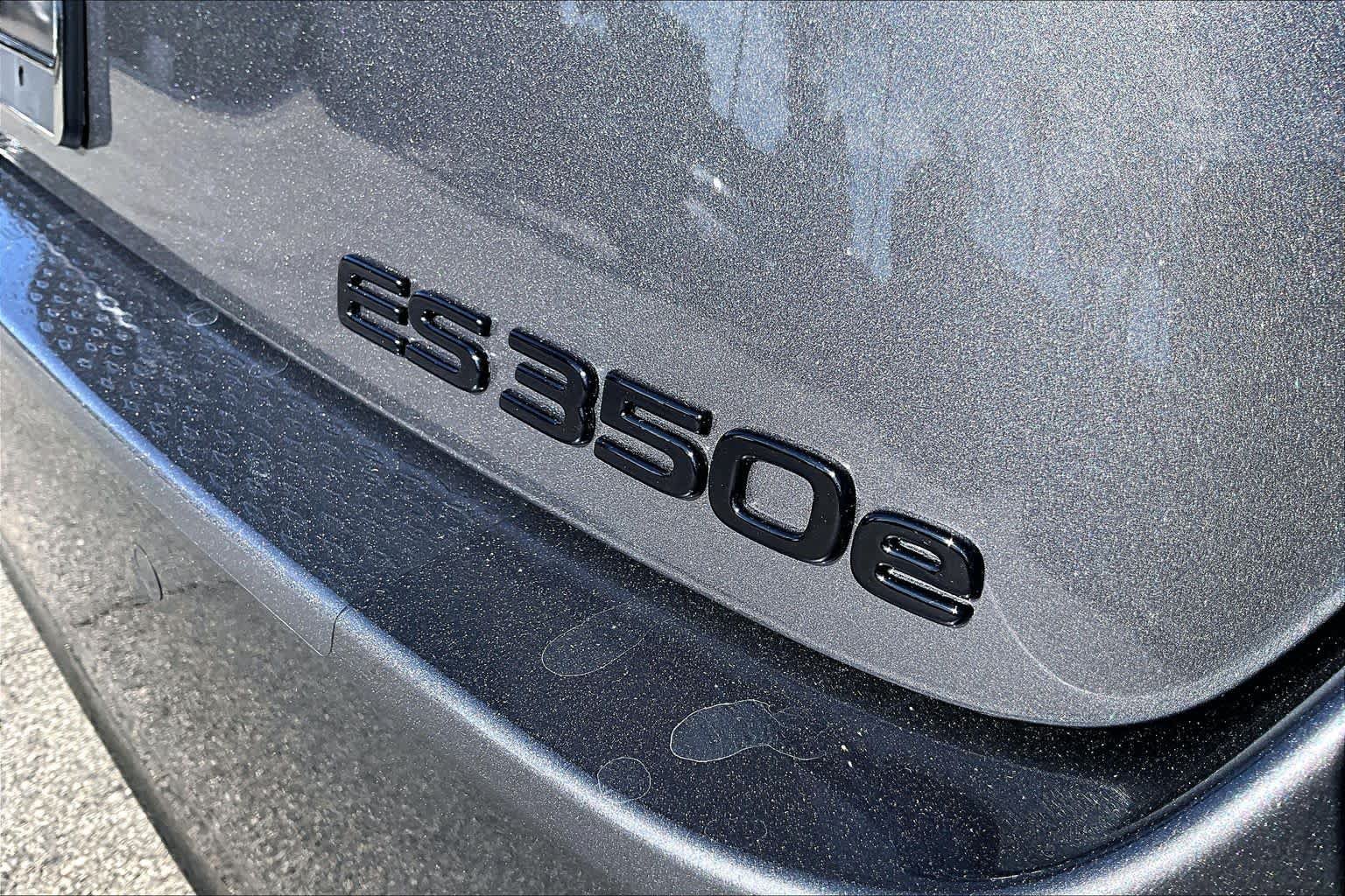New 2026 Lexus ES 350e w/ Convenience Package FWD image 8