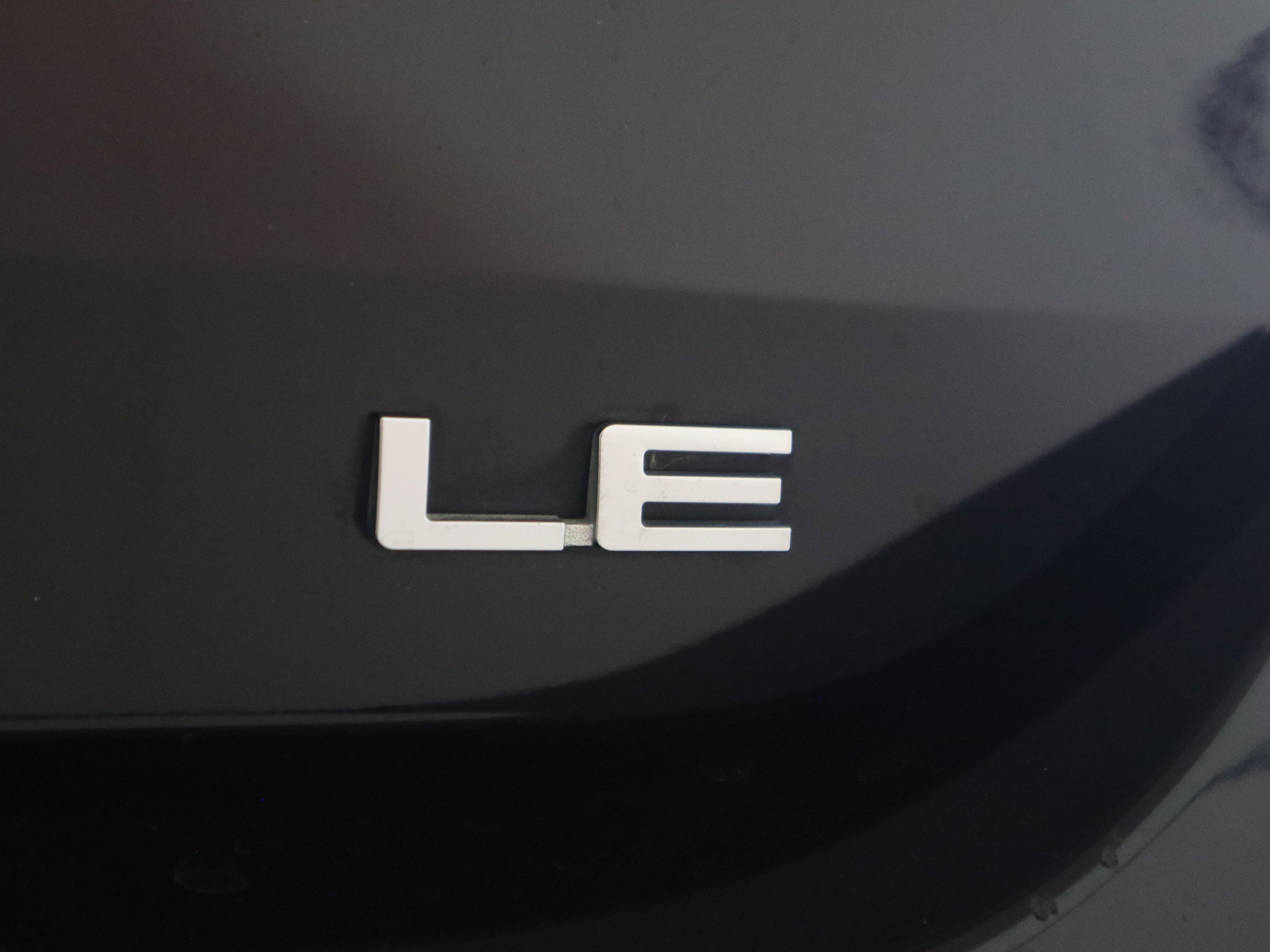 Used 2020 Toyota Highlander LE image 37