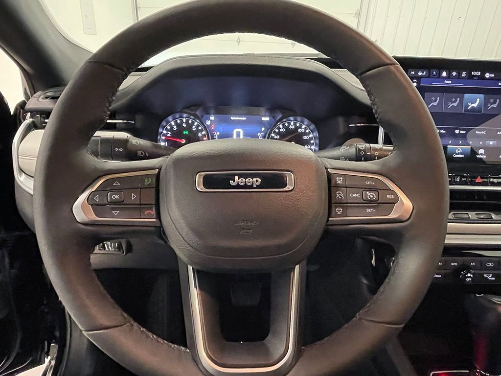 Used 2025 Jeep Compass Limited image 28