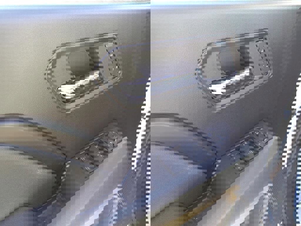 New 2024 Chevrolet Colorado LT w/ LT Convenience Package II image 11