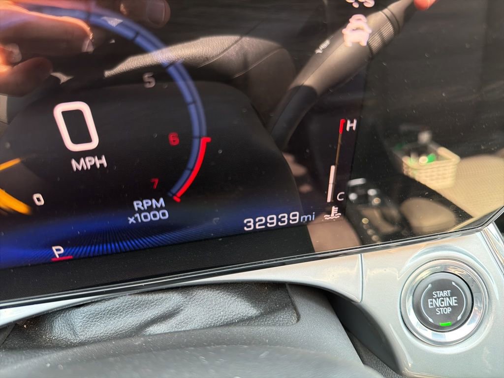 Used 2025 Chevrolet Trax LT w/ LT Convenience Package image 11