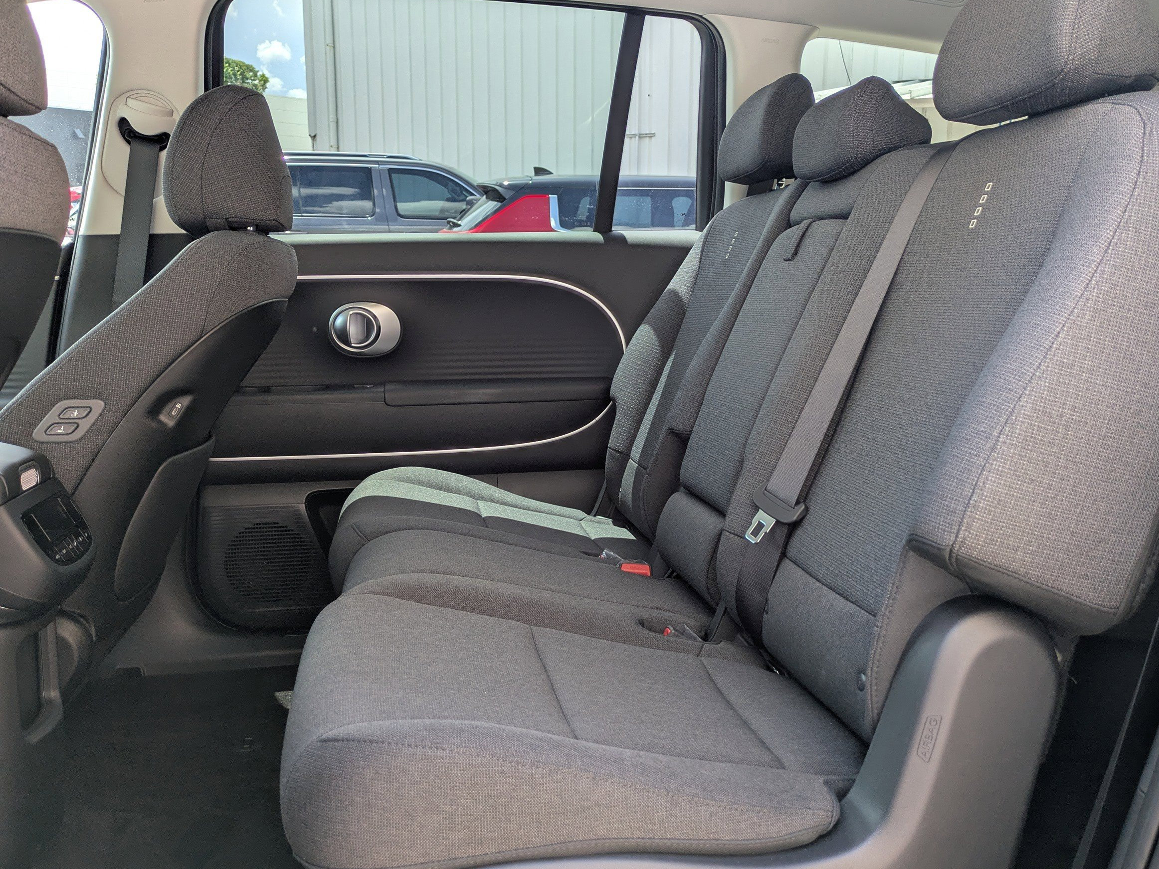 New 2026 Hyundai Ioniq 9 SE image 15