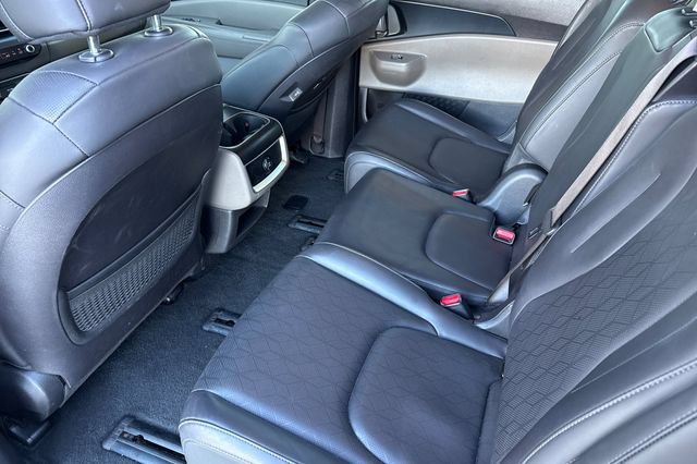 Certified 2026 Kia Carnival LXS FWD image 15