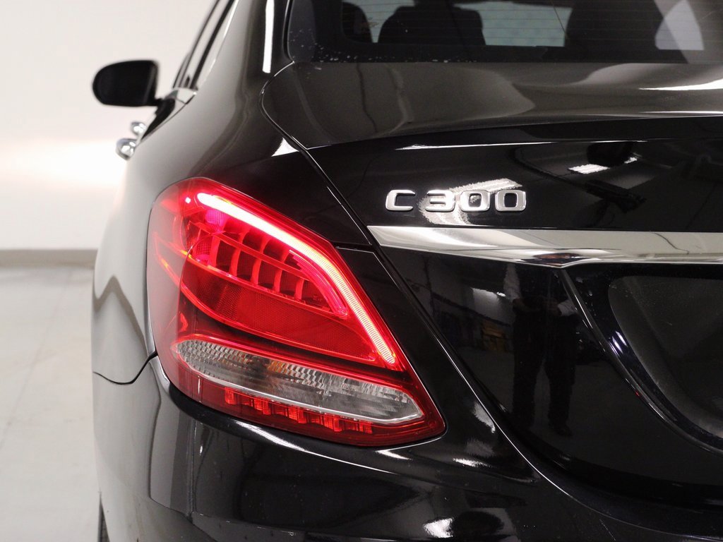 Used 2018 Mercedes-Benz C 300 4MATIC Sedan image 11