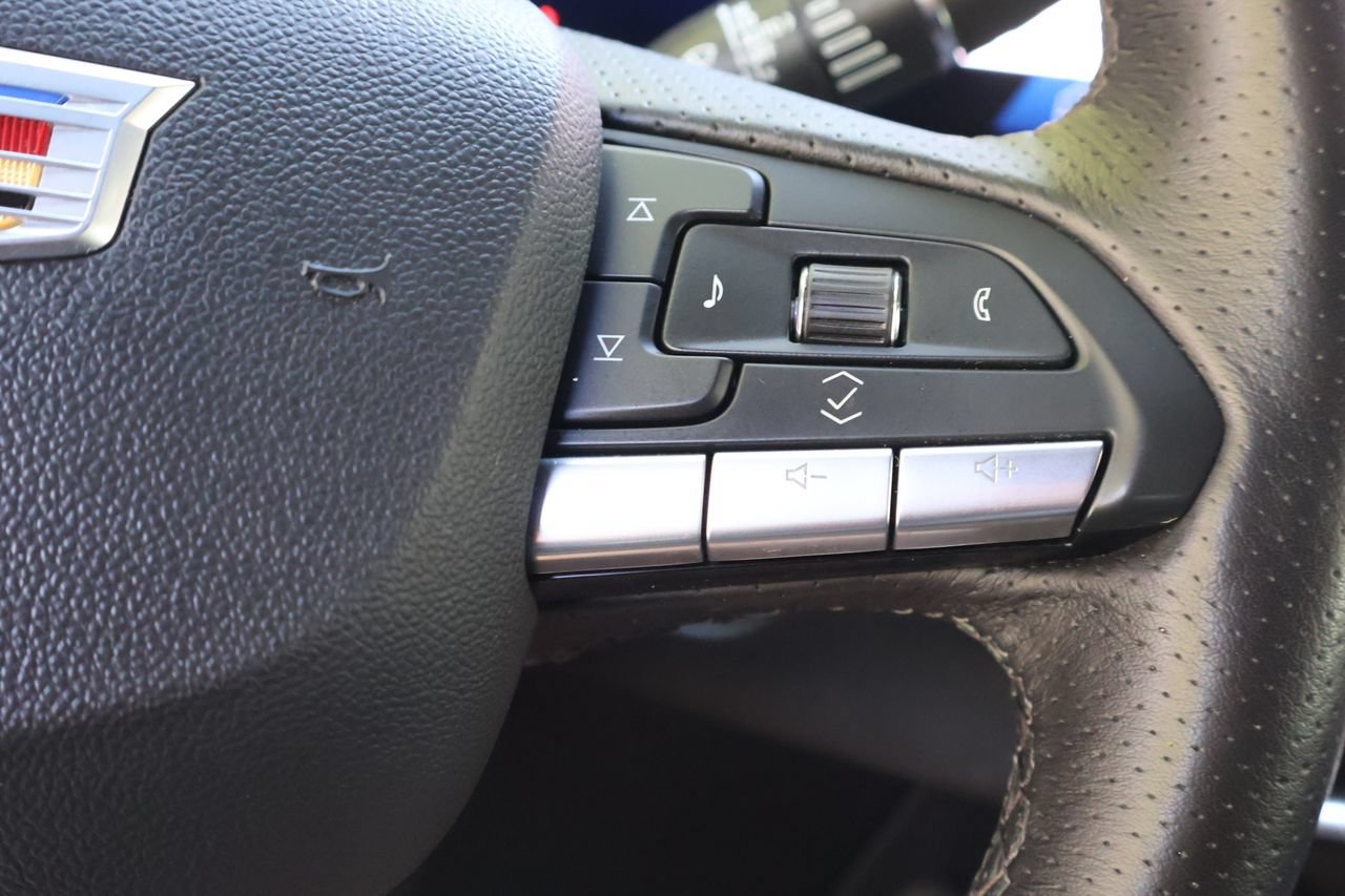 Certified 2025 Cadillac XT4 Sport w/ LPO, Floor Liner Package FWD image 21