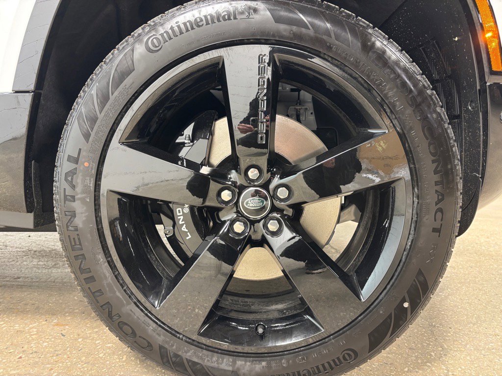 New 2025 Land Rover Defender 110 V8 image 11