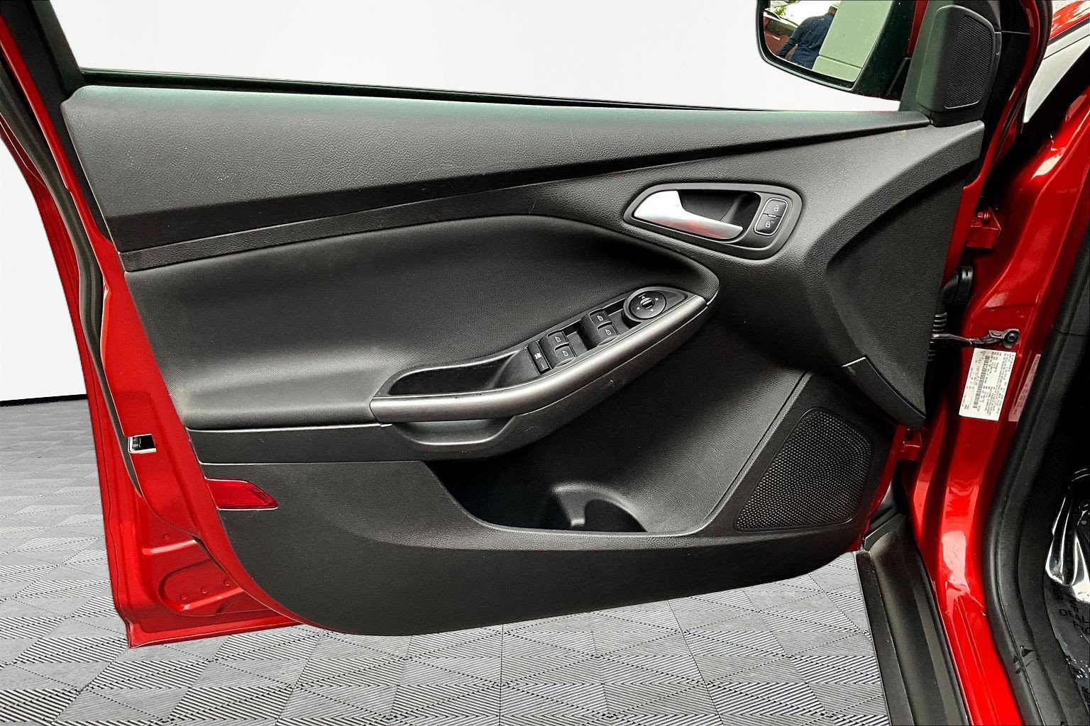 Used 2018 Ford Focus SEL FWD image 20