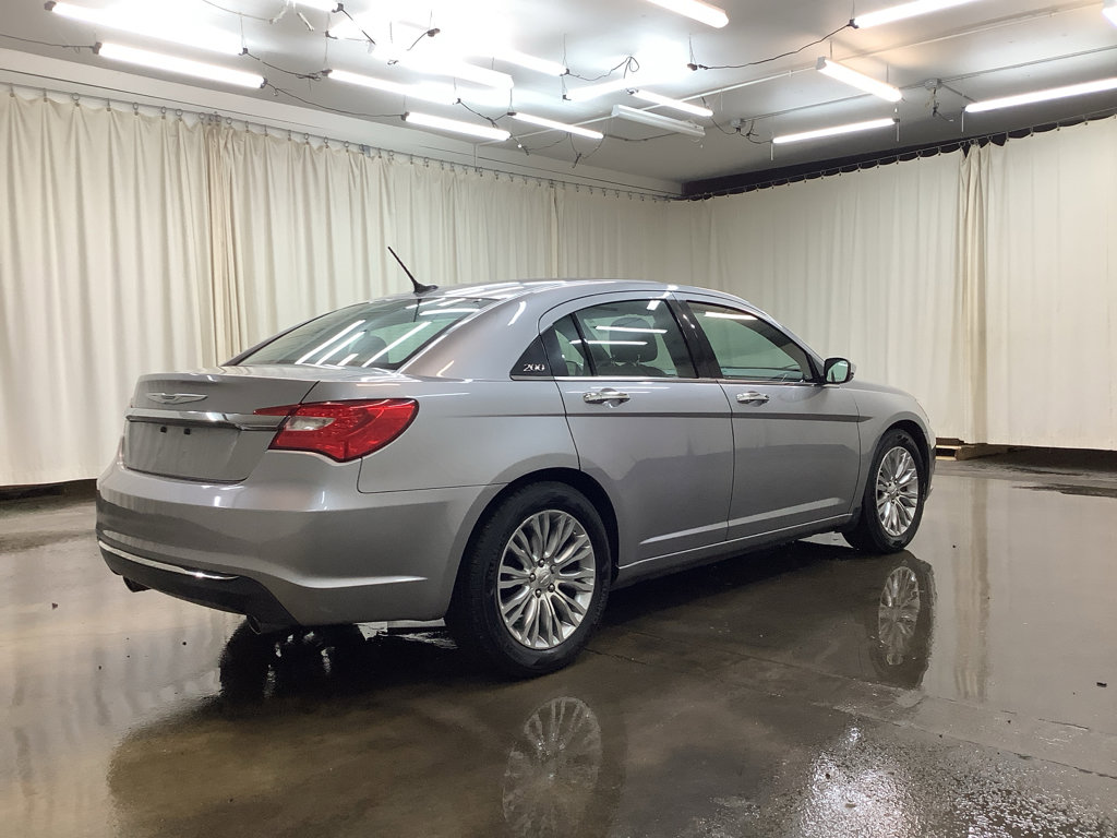 Used 2013 Chrysler 200 Limited image 6