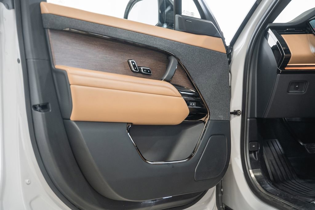 Used 2023 Land Rover Range Rover Sport SE image 36