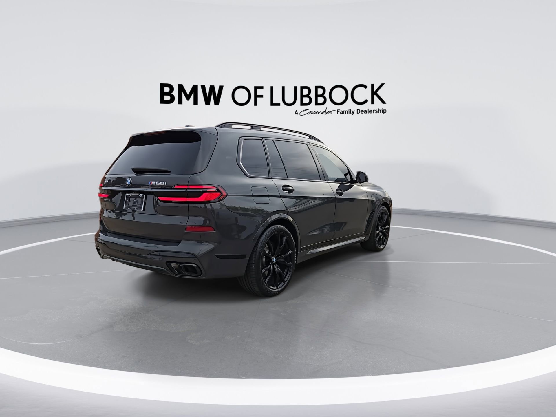 Used 2025 BMW X7 M60i image 8