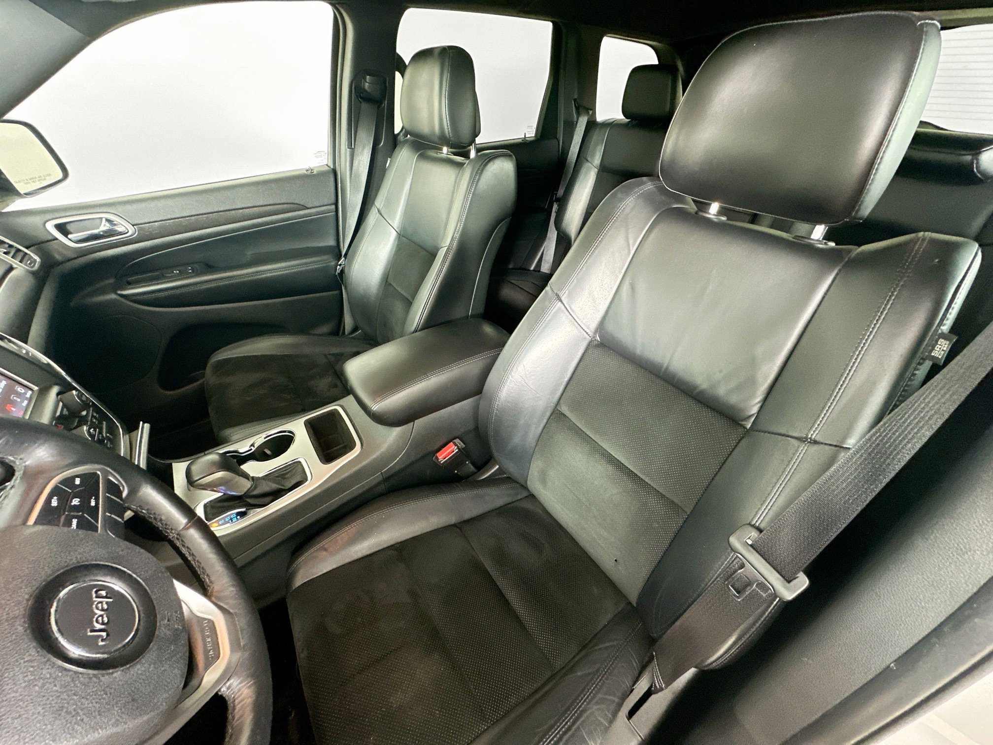 Used 2018 Jeep Grand Cherokee Altitude AWD/4WD image 25