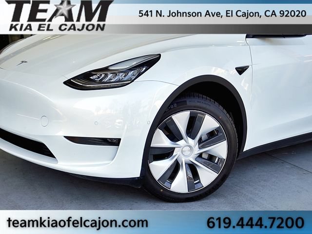 Used 2022 Tesla Model Y Long Range AWD/4WD image 3