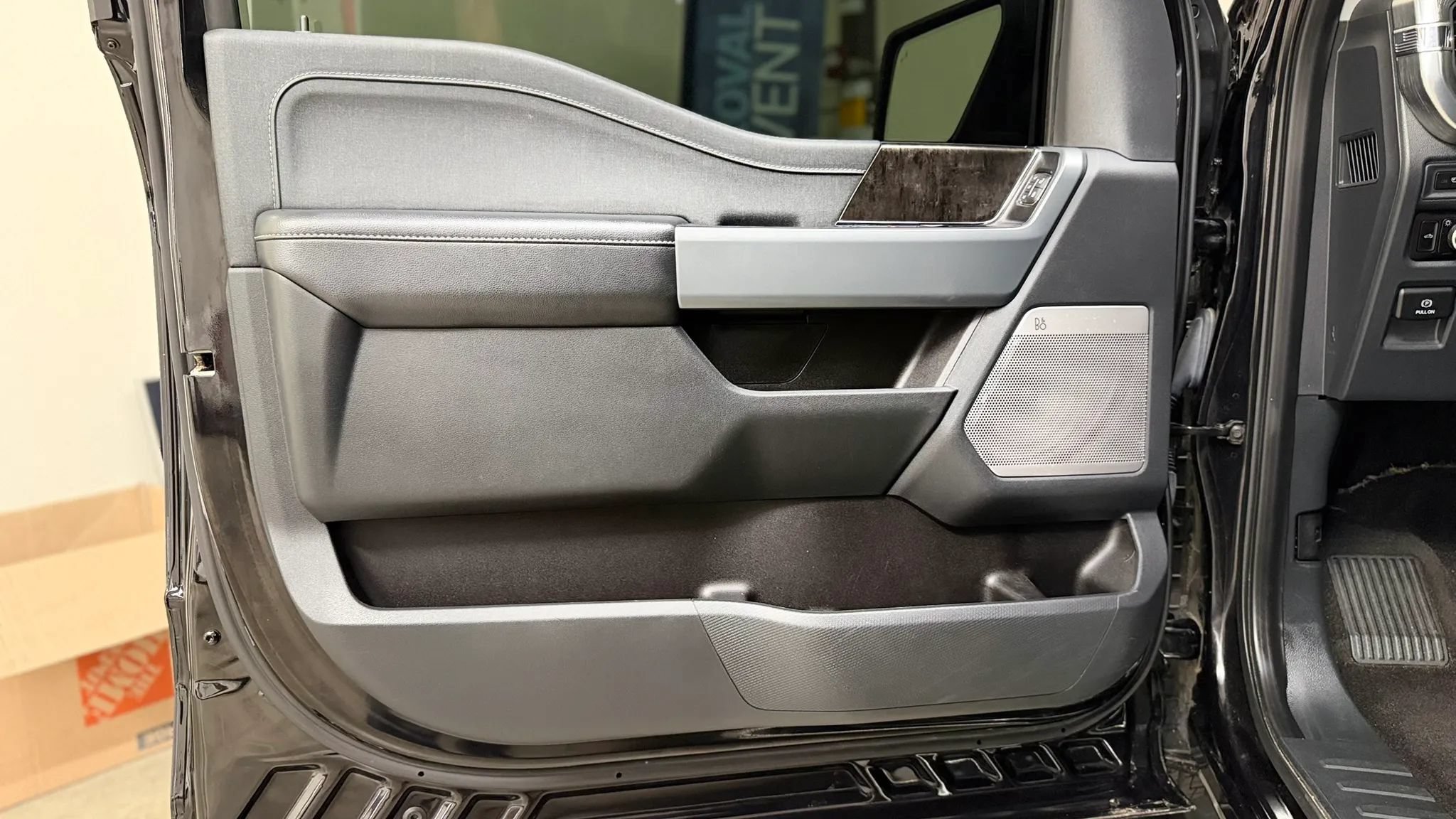 Used 2023 Ford F150 Lariat AWD/4WD image 11