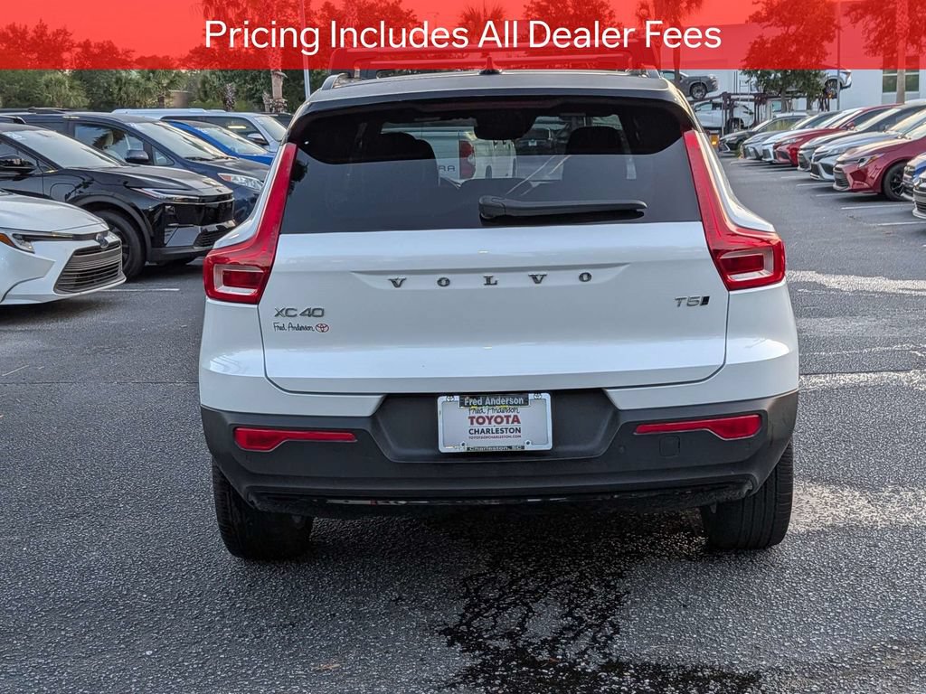 Used 2022 Volvo XC40 T5 R-Design w/ Advanced Package AWD/4WD image 5