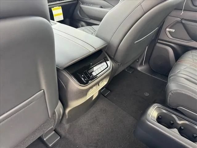 New 2026 Nissan Armada PRO-4X w/ Captain's Chari Seat Package AWD/4WD image 15