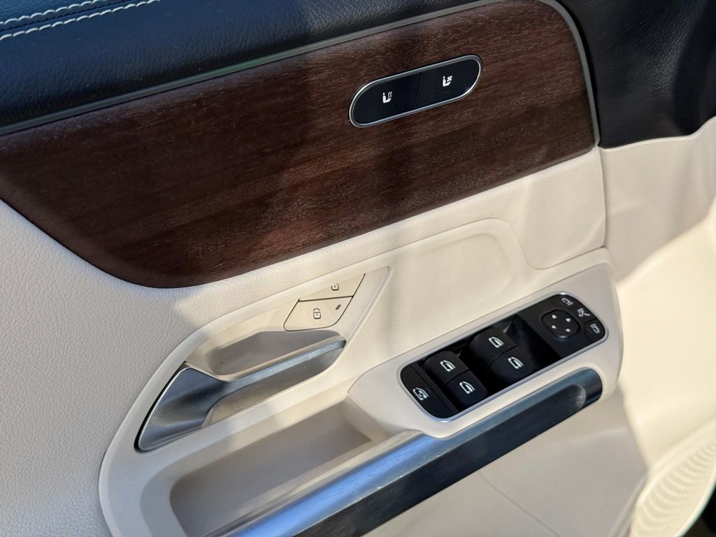 Used 2022 Mercedes-Benz GLB 250 4MATIC image 11