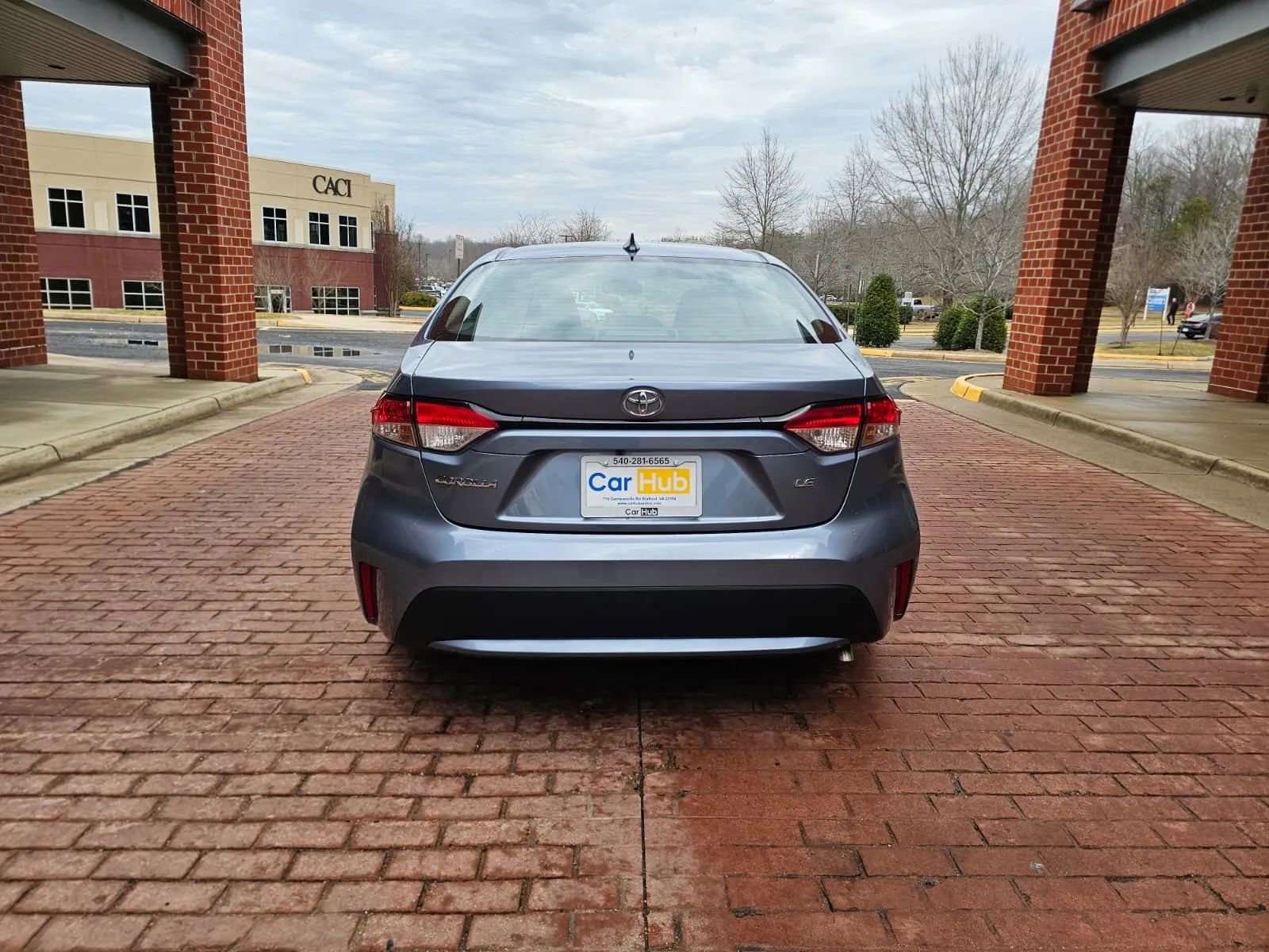 Used 2022 Toyota Corolla LE image 5