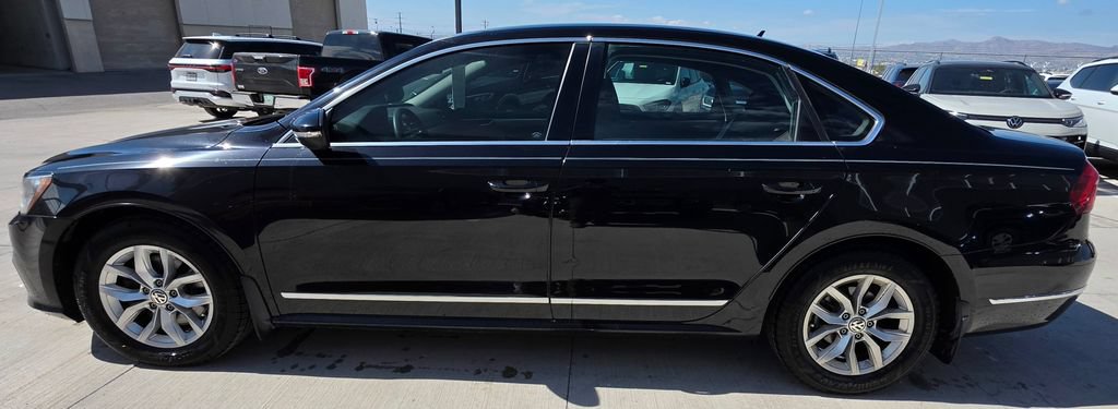 Used 2017 Volkswagen Passat 1.8T S FWD image 6