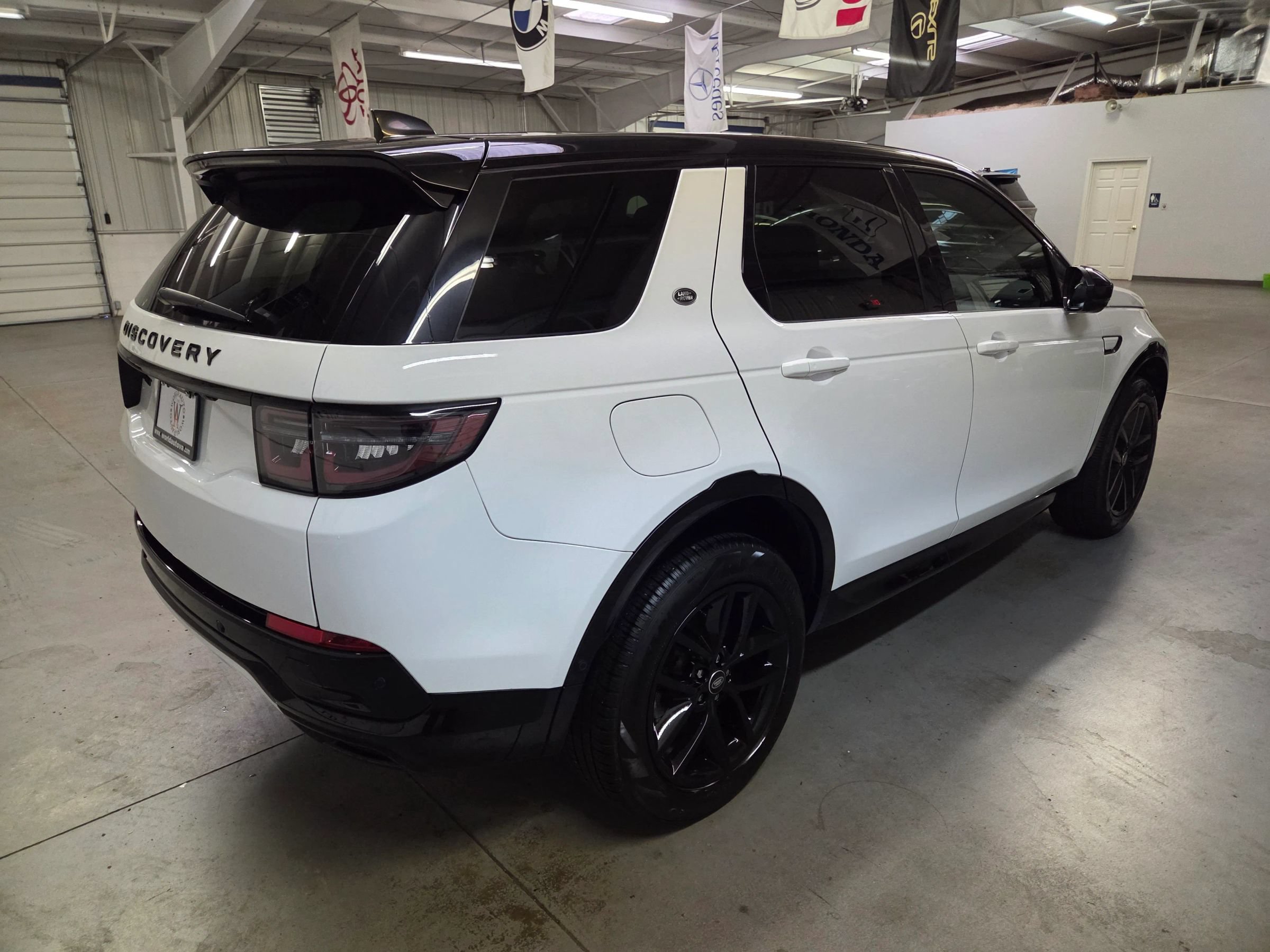 Used 2024 Land Rover Discovery Sport Dynamic SE AWD/4WD image 8