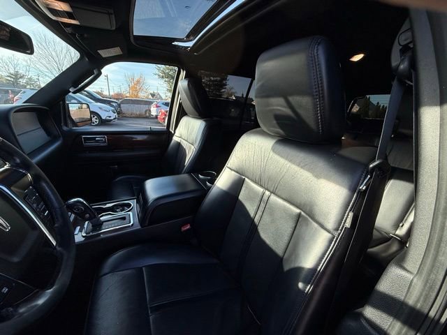 Used 2017 Lincoln Navigator Select image 20