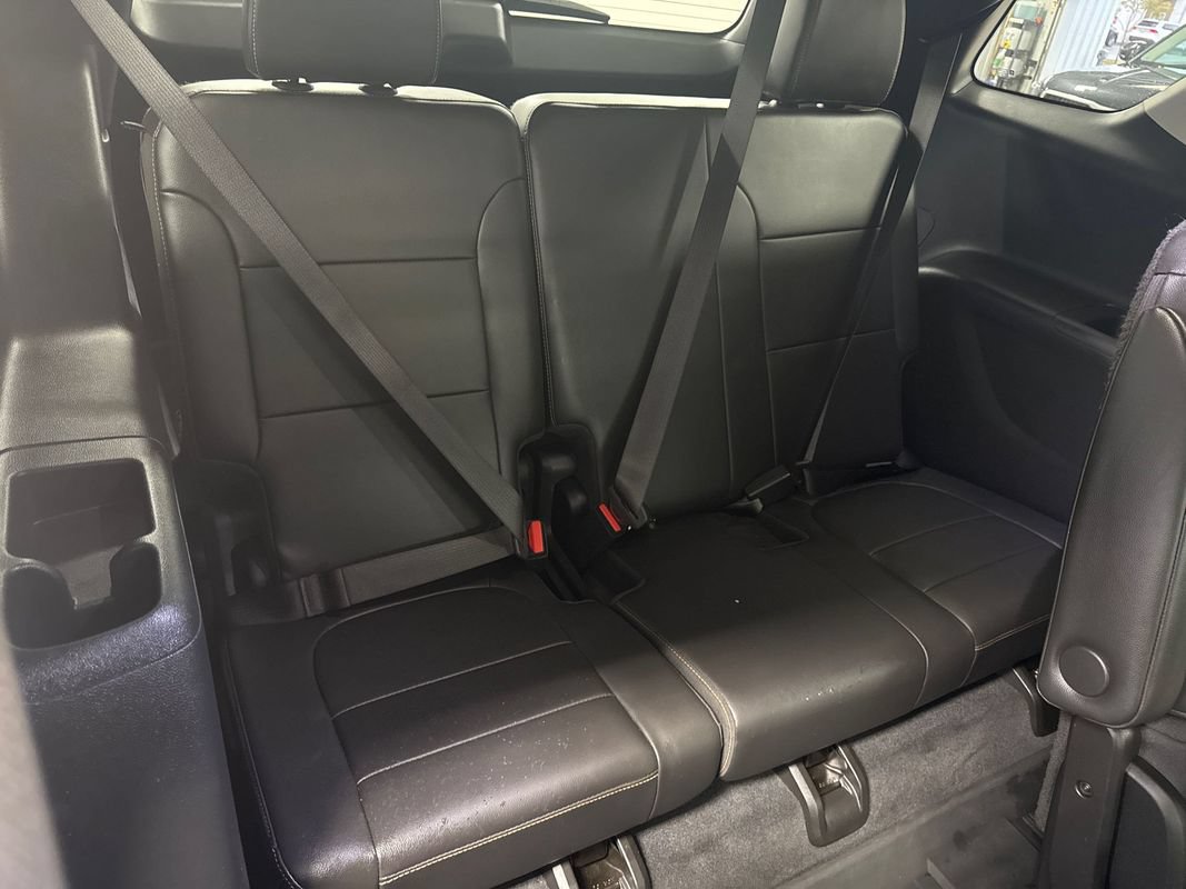 Used 2021 Chevrolet Traverse Premier w/ Redline Edition AWD/4WD image 38