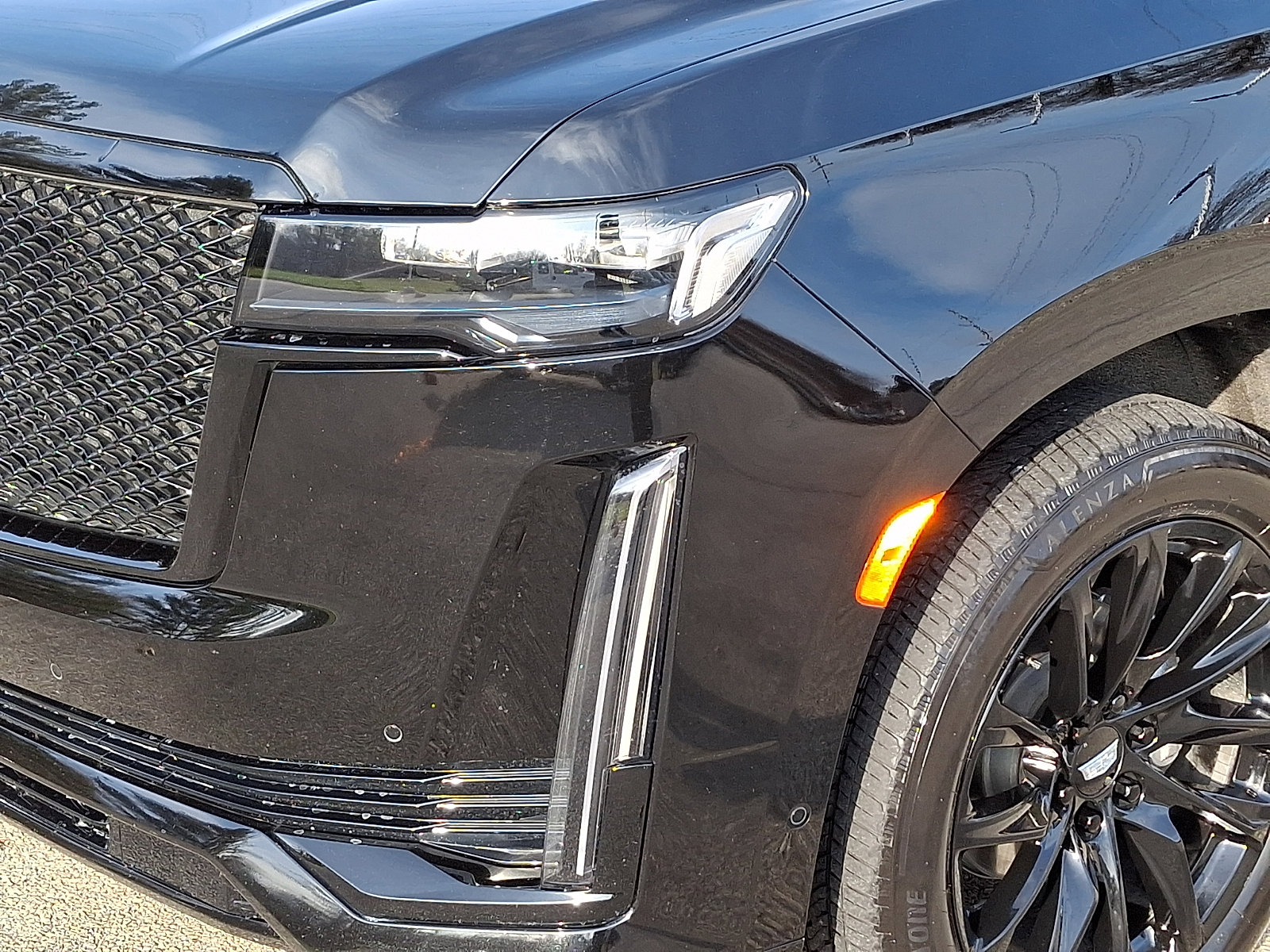 Certified 2024 Cadillac Escalade Sport w/ LPO, ONYX Package image 11