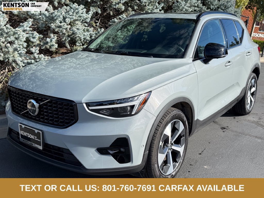 Used 2026 Volvo XC40 B5 Plus AWD/4WD image 3