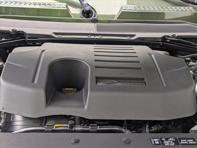 New 2026 Land Rover Defender 130 X-Dynamic SE AWD/4WD image 15