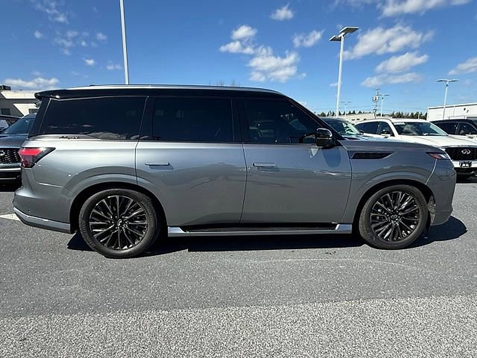 Certified 2026 INFINITI QX80 Autograph w/ Premium Cargo Package AWD/4WD image 16