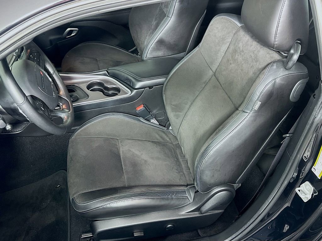 Used 2022 Dodge Challenger R/T w/ Plus Package image 19