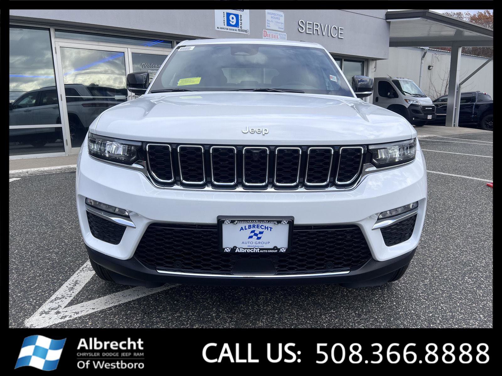 New 2025 Jeep Grand Cherokee Limited w/ Luxury Tech Group II image 8