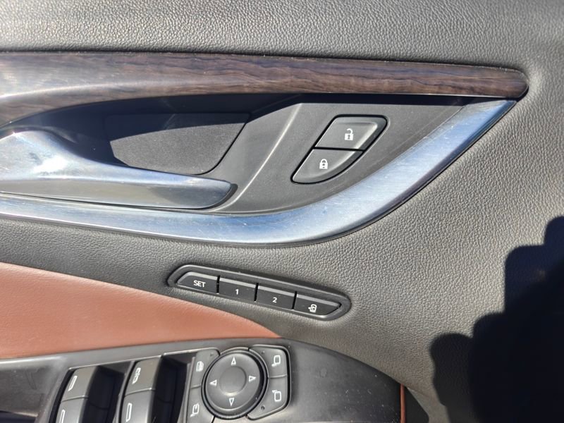 Used 2019 Buick Enclave Avenir w/ Avenir Technology Package AWD/4WD image 13