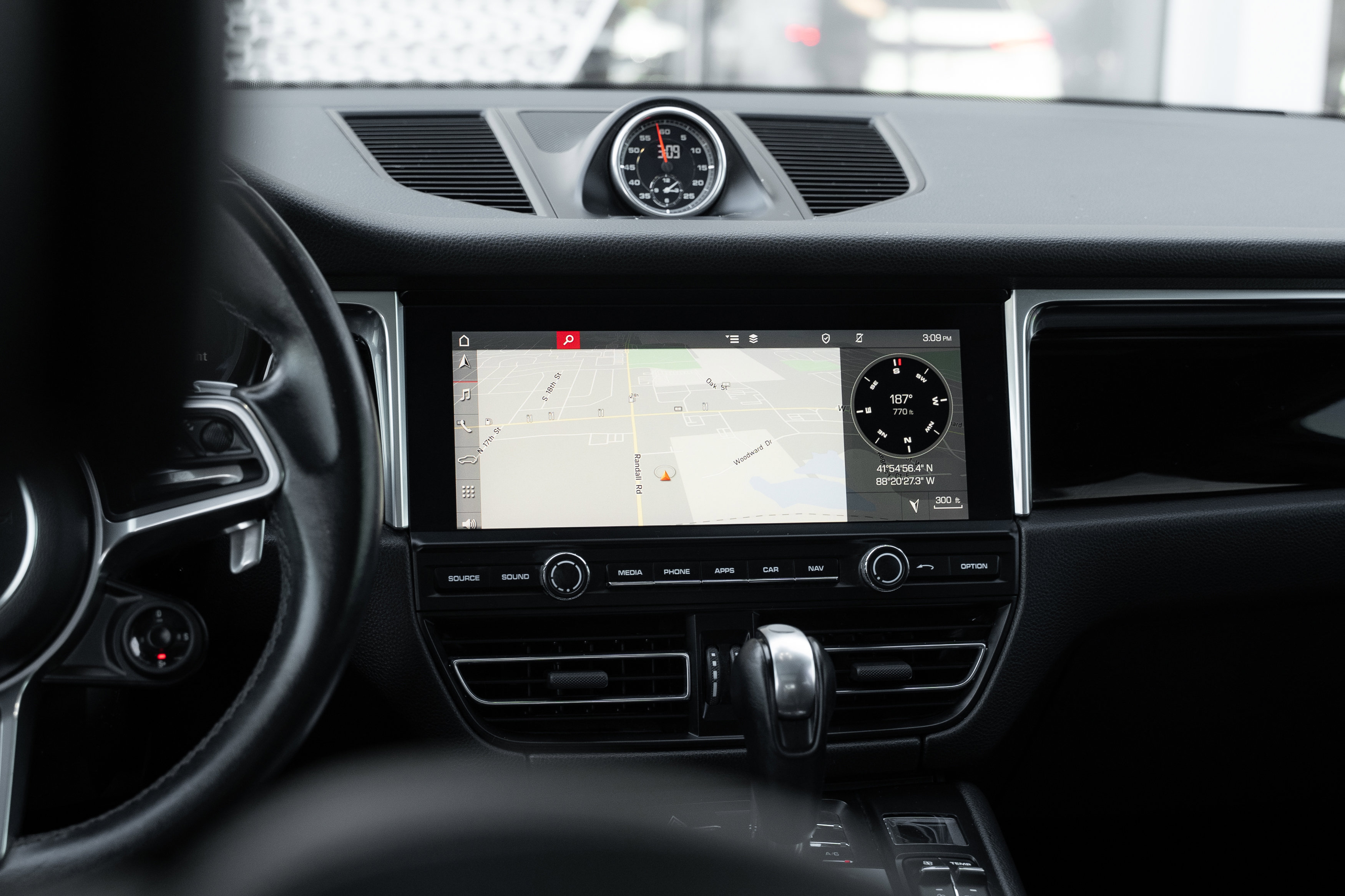 Used 2019 Porsche Macan S image 15