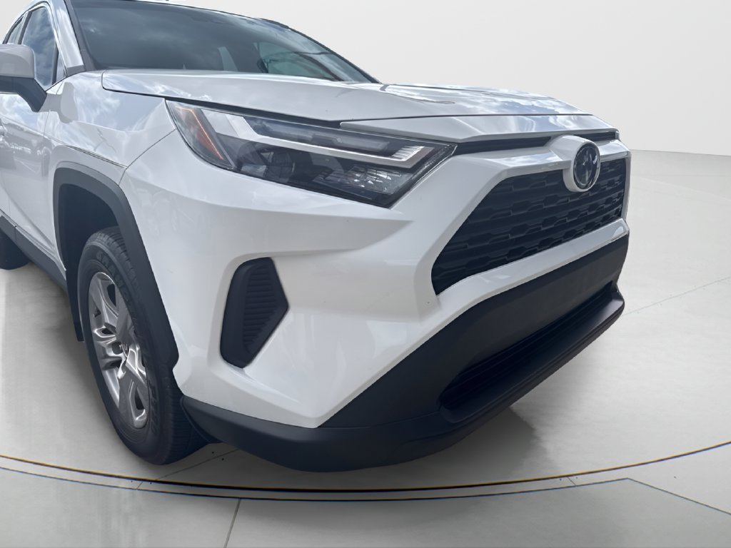 Used 2025 Toyota RAV4 XLE w/ Convenience Package FWD image 3