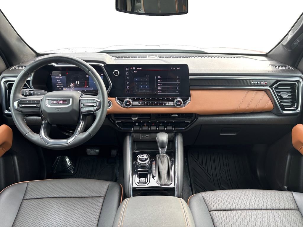 Used 2024 GMC Canyon AT4 w/ AT4 Premium Package AWD/4WD image 12