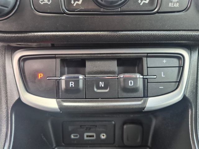 Used 2023 GMC Terrain SLT w/ Infotainment Package II FWD image 32