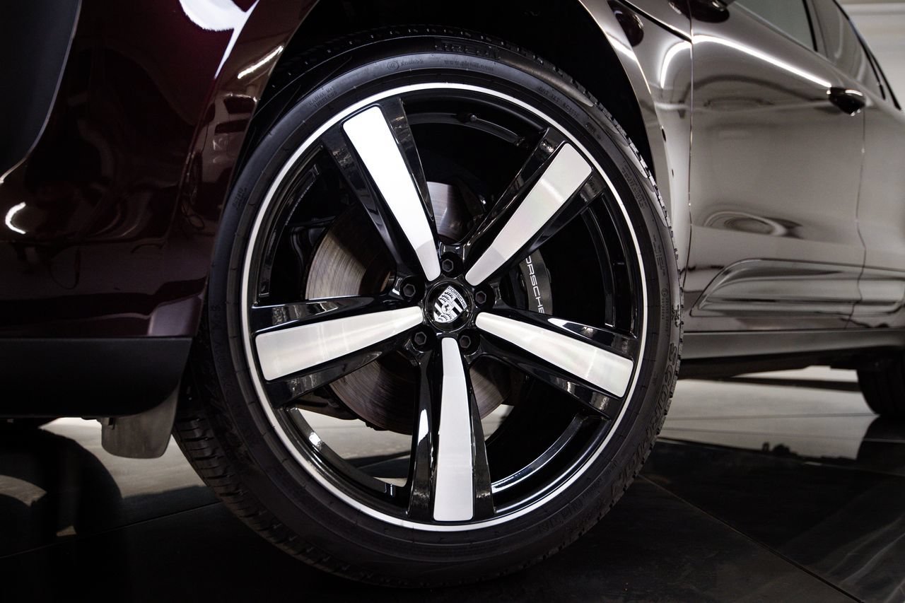 Certified 2026 Porsche Macan S AWD/4WD image 12